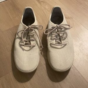 Women’s allbirds Tree Runners Size 10